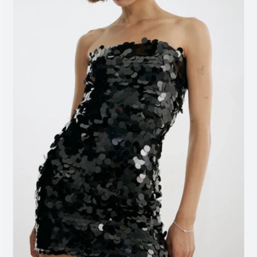 Elegant Black Sequin Strapless Dress